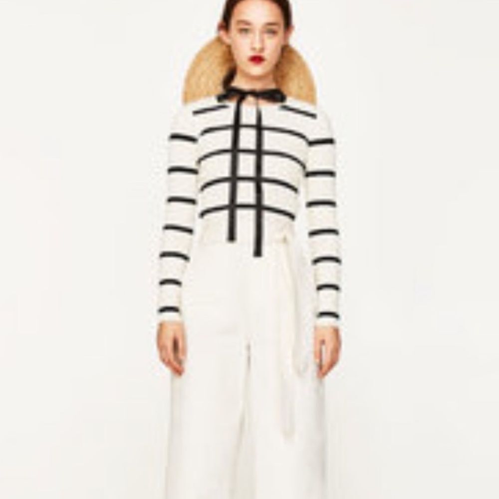 ZARA White Open Back Stripped Cropped knit sweater Size M